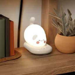 Lampa de veghe dragalășă cu pisicuță, ideală pentru birou sau camera copiilor.