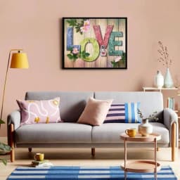 Tablou cu pietricele lipite, model Love, decor living